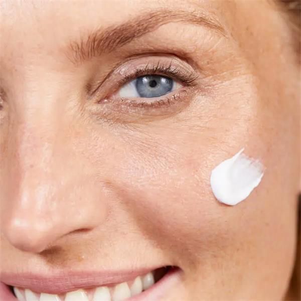 Avene Tolerance Hydra-10 Fluid Λεπτόρρευστη Ενυδατική Κρέμα Προσώπου 40 ml