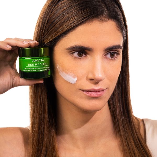 Apivita Bee Radiant Gel-Balm Προσώπου Νύχτας για Λείανση και Αναζωογόνηση με Λευκή Παιώνια και Πρόπολη 50 ml